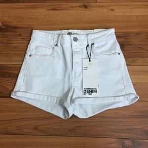 NWT Zara high-waisted white denim shorts